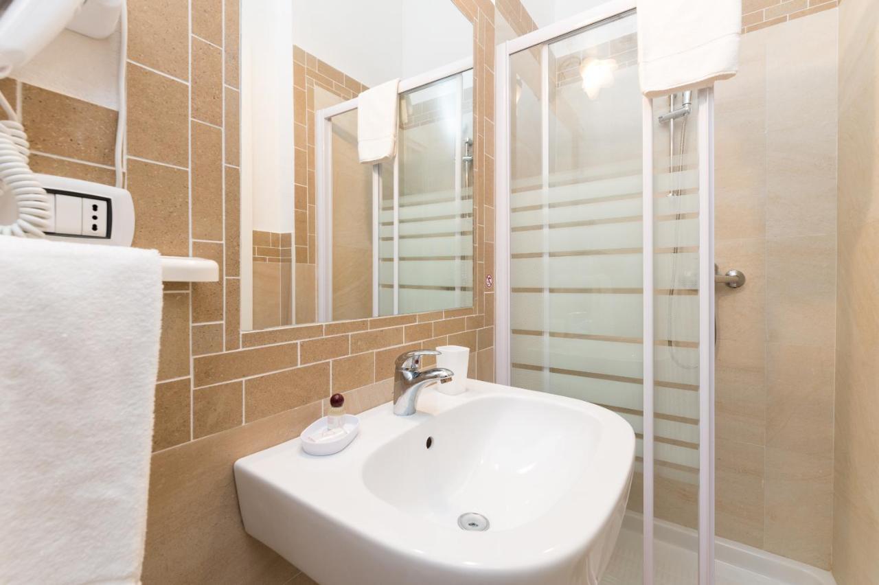 Reverse Hotel 4*