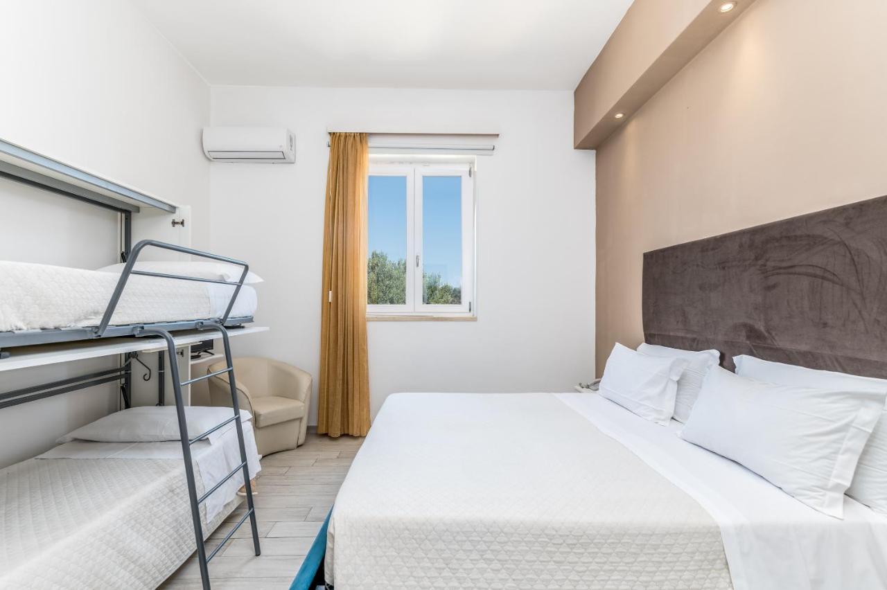 Reverse Hotel 4*
